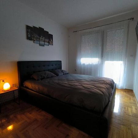 Apartman Zivic Ni Esterno foto